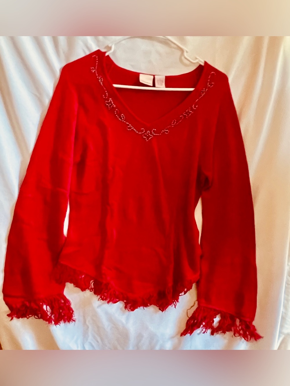 Xhilaration Red Beaded V-Neck Top Knit Long Sleeve Fringe Hem Size L